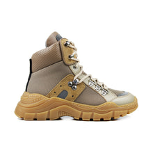 Carica l&#39;immagine nel visualizzatore di Gallery, Chunky Sneaker in sand shades of leather and fabric
