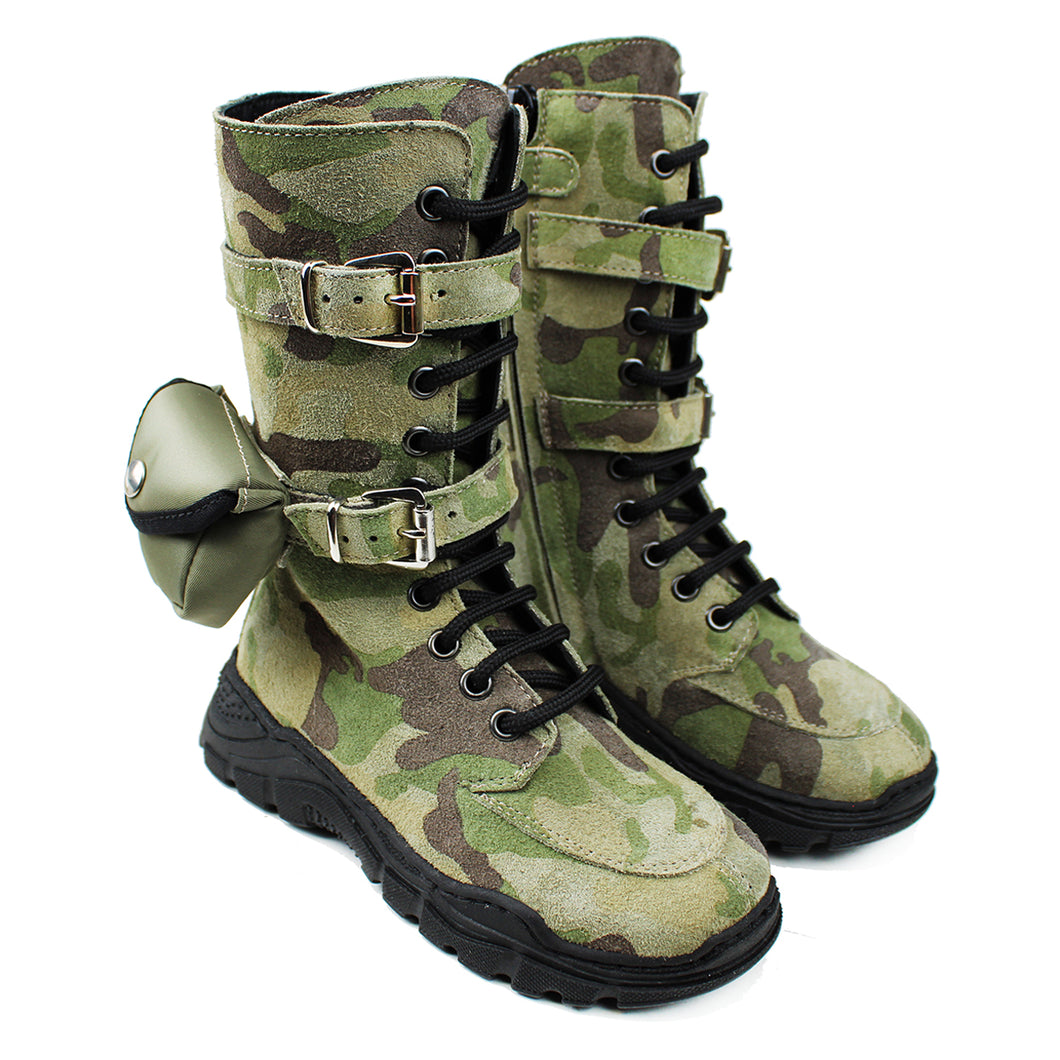 Boots in camo leather with pocket