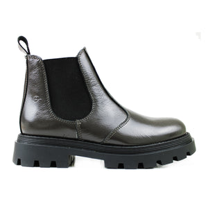 Chelsea Boots in dark grey shiny leather and rubber soles