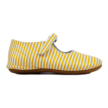 Load image into Gallery viewer, Slippers in yellow/white  leather and strap
