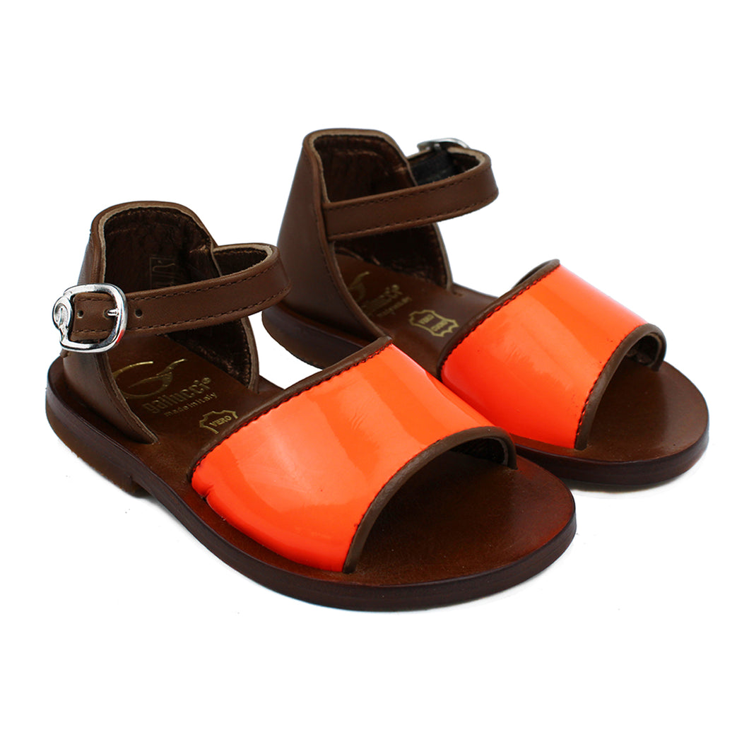 Toddler sandals in tan leather with fluo orange details