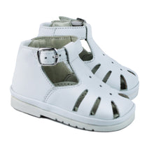 Carica l&#39;immagine nel visualizzatore di Gallery, White toddler sandals with rubber sole
