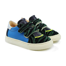 Load image into Gallery viewer, Toddler sneaker in blue leather and animalier and fluo details
